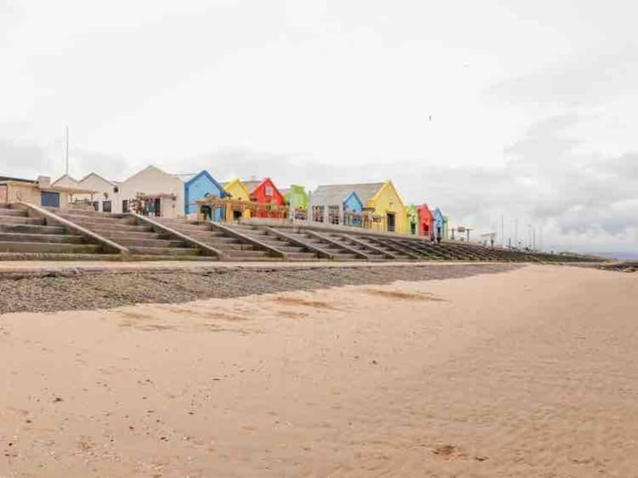 Beeches Bach, 1 Bedroom Cottage With Hot Tub Prestatyn Exteriör bild